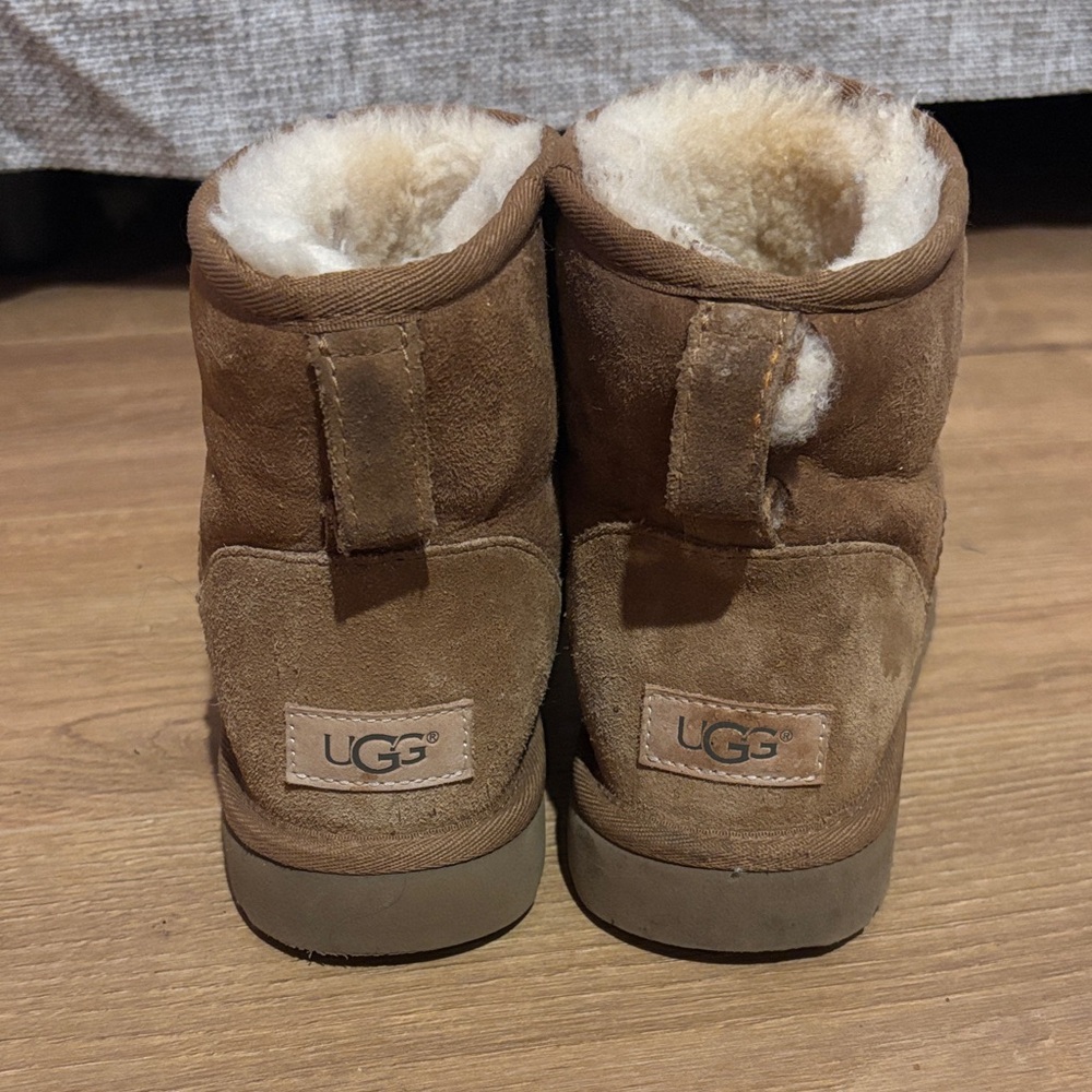 GUC short UGG